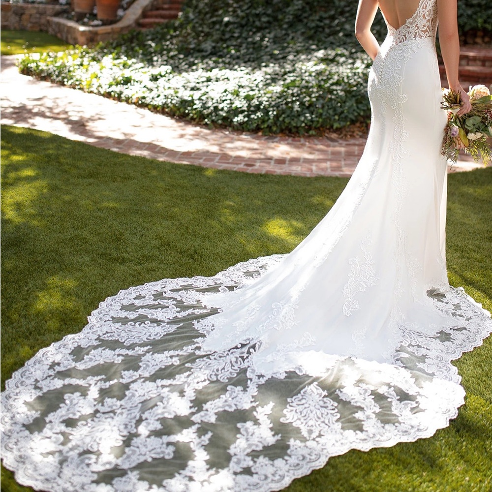 Essence of Australia wedding gown D2900